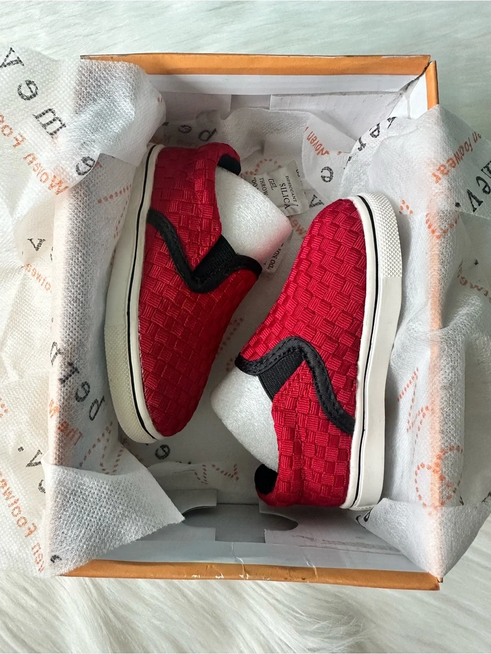 bernie mev. Red Slip-On Kids Sneakers with Black Trim Size 20 EU/ 5 US